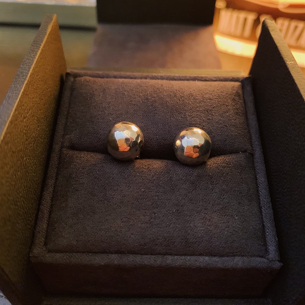 Silpada hammered silver fine stud earrings